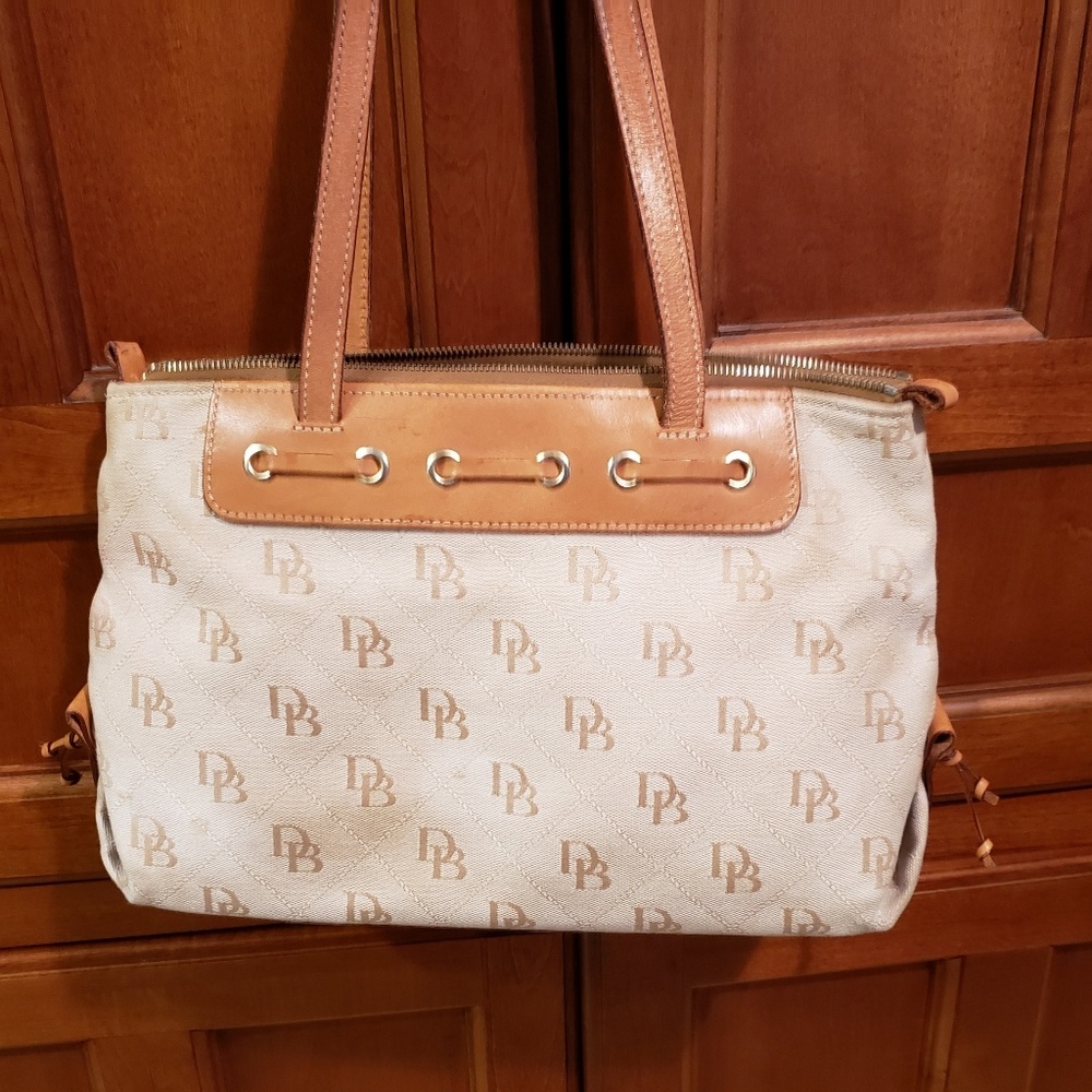 Dooney & Bourke - Picture 2 of 7